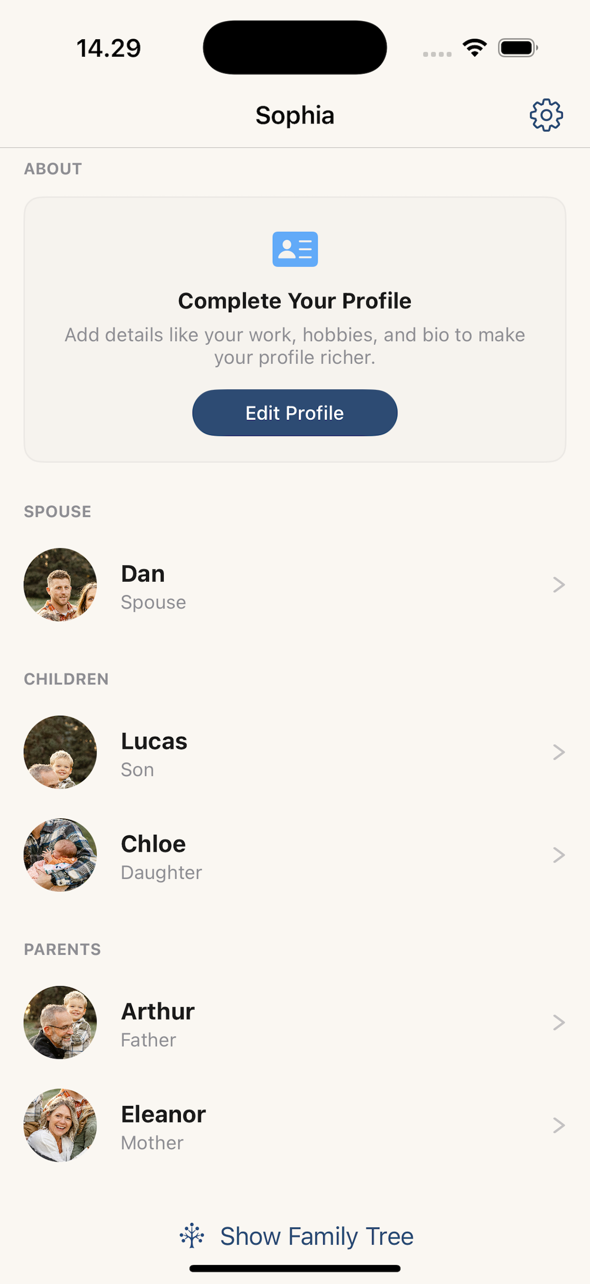Spouse, children and parents listed on an iPhone profile